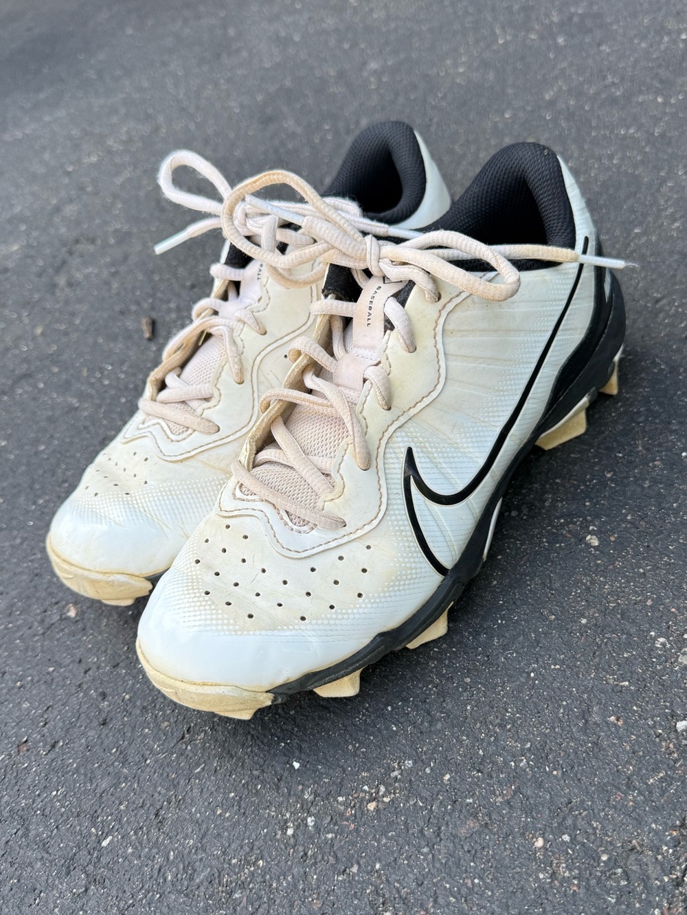 Nike White and Black Turf/Baseball Cleats